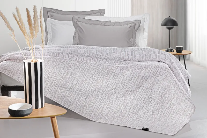 Κουβέρτα King Size Guy Laroche Diana Smoke 260x250