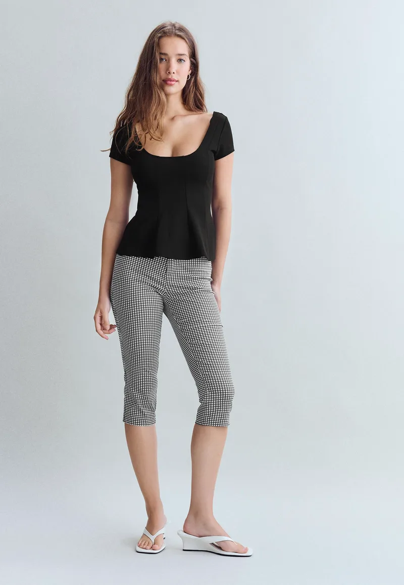 Stradivarius Τοπ Peplum Με Κοντά Μανίκια Μαύρο Xs