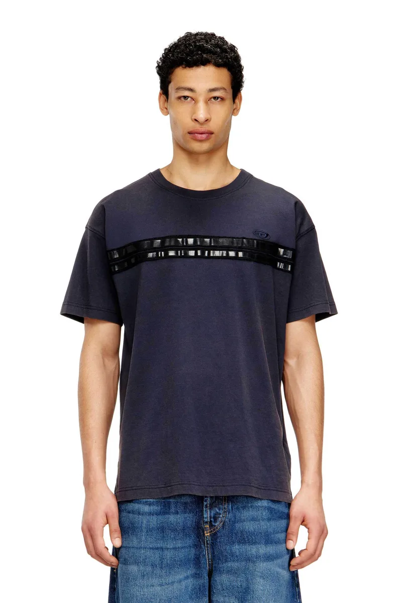 Diesel ανδρικό T-shirt με ριγέ σχέδιο με λαμπερό φινίρισμα και λογότυπο Regular Fit "T-Reddy" - S26A209610HYZY Σκούρο Μπλε