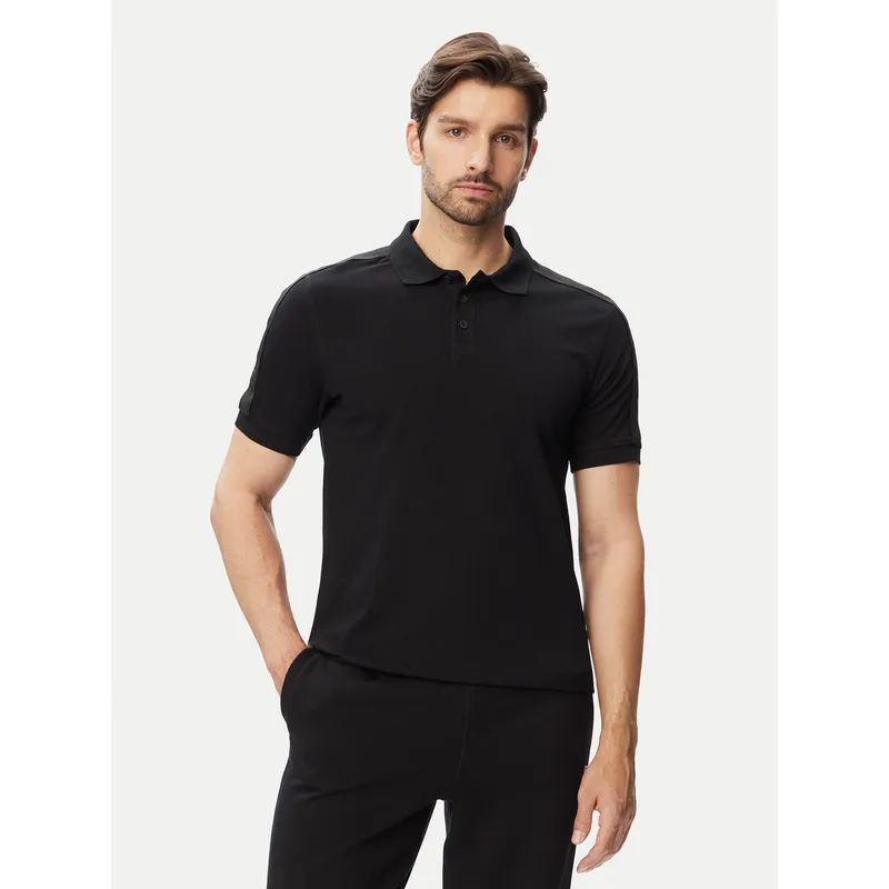 Guess T-Shirt 183090 Μαύρο Classic Fit