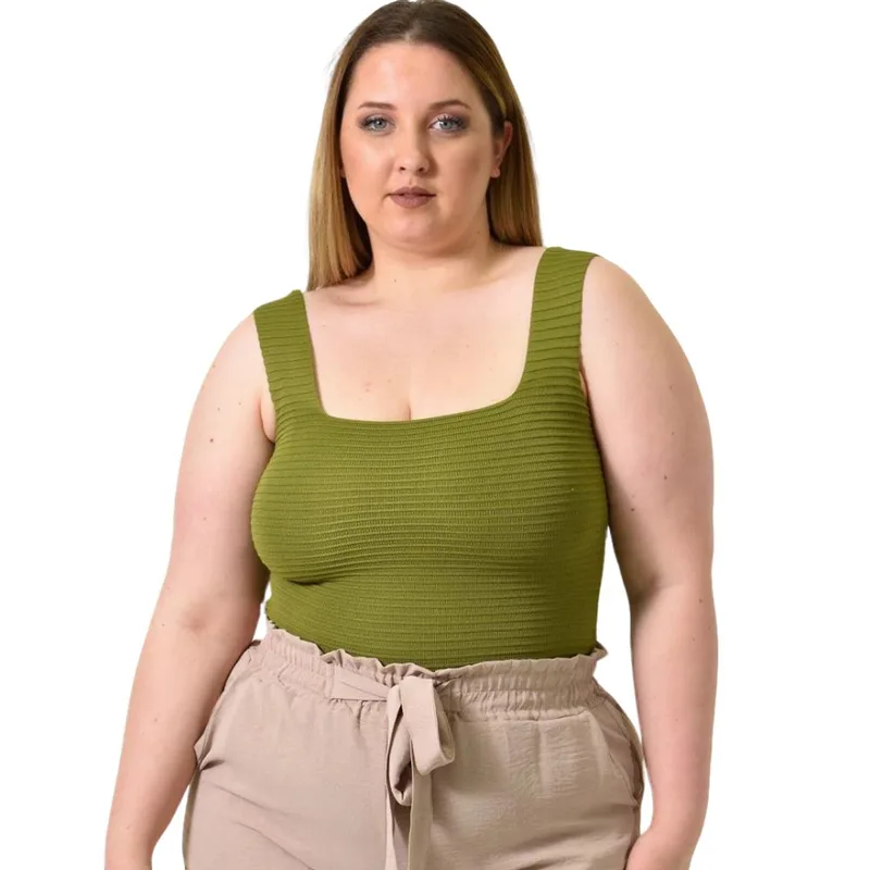 Γυναικείο Plus Size τοπ αμάνικο με ανάγλυφο σχέδιο Λαδί 24388