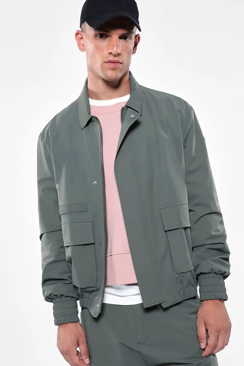 Boxy fit jacket με μεγάλες τσέπες και φερμουάρ χακί