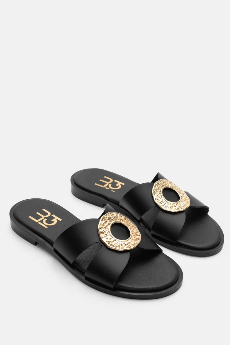LUIGI DESIGN - Σανδάλια Flat με Διακοσμητική Αγκράφα - Μαύρο