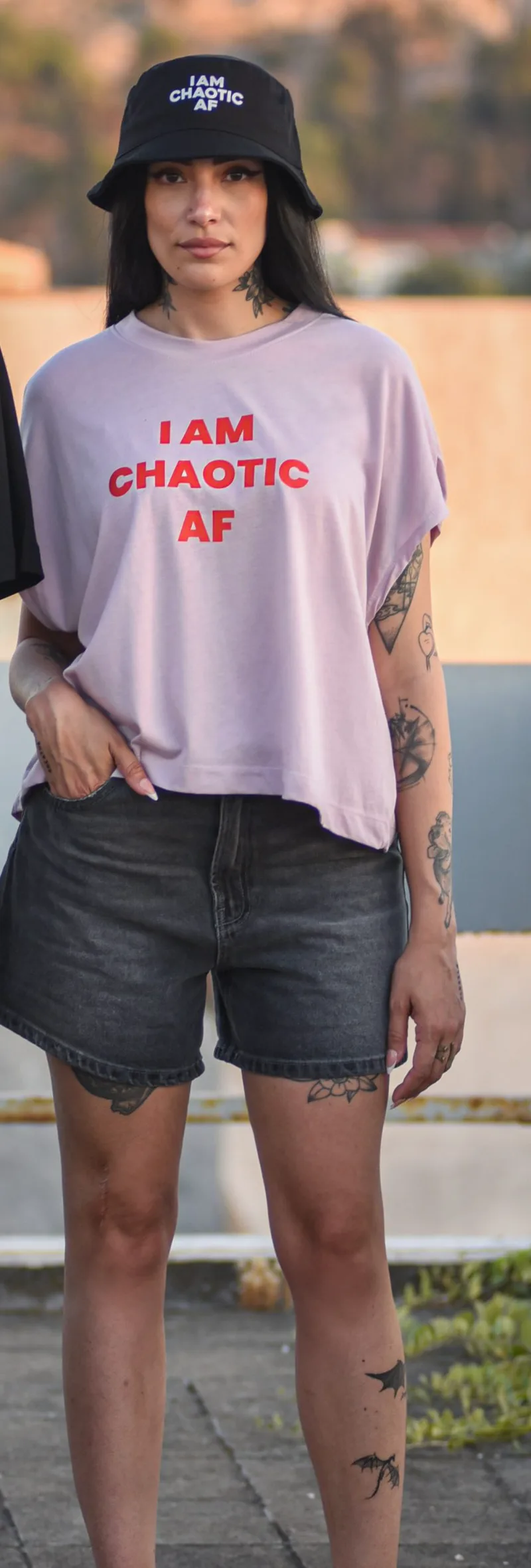 Crop Ροζ T-Shirt I Am Chaotic AF
