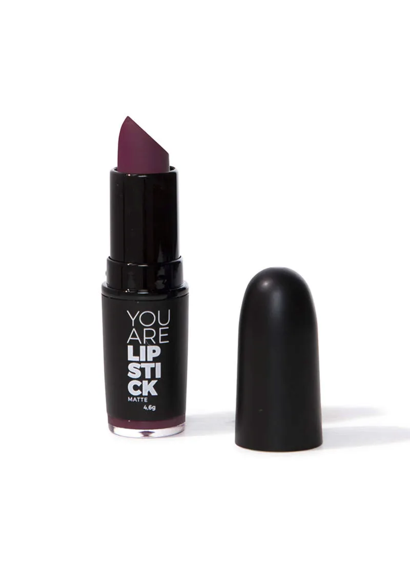 L'Oreal Paris & More - Matte lipstick prune