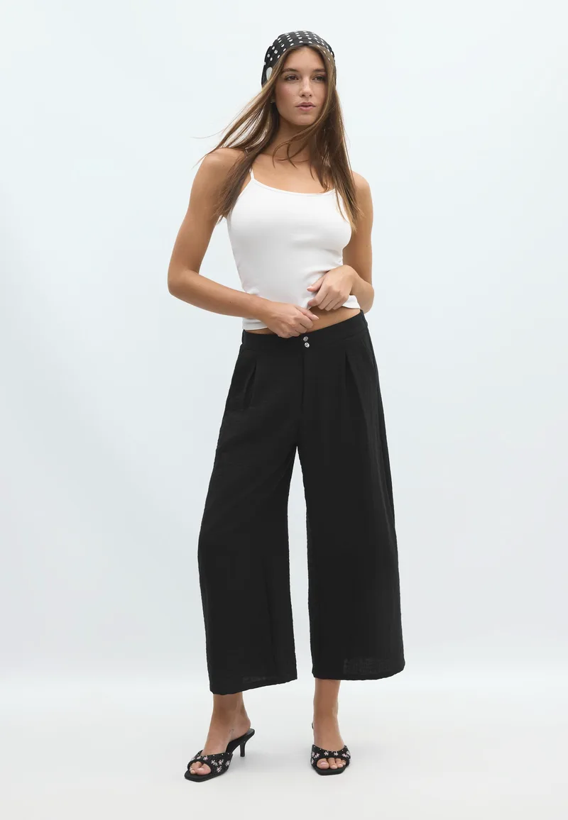Stradivarius Ρουστίκ Παντελόνι Culotte Μαύρο 42