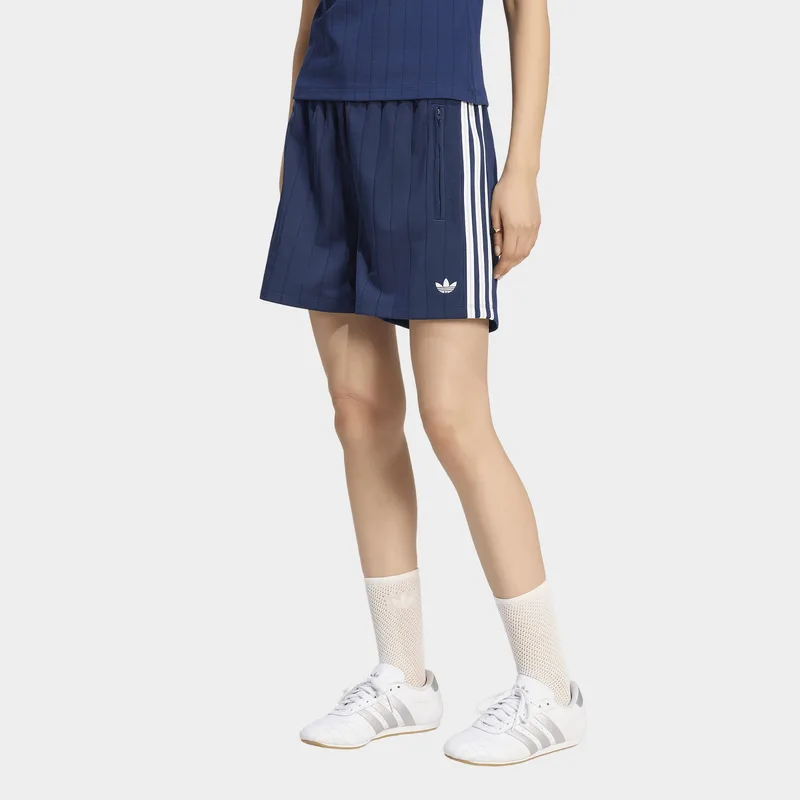 adidas Originals W Pinstripe Firebird Shorts (9000284937_95980)