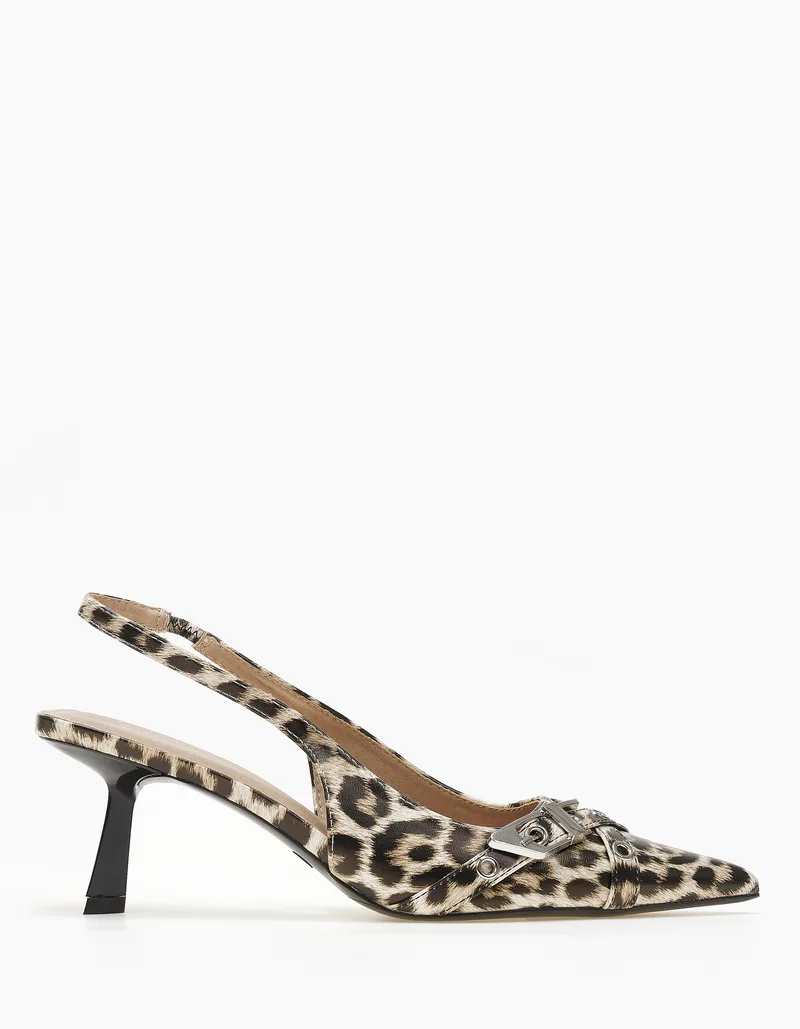 Μυτερές slingback γόβες με μεταλλικές λεπτομέρειες - Λεοπάρ