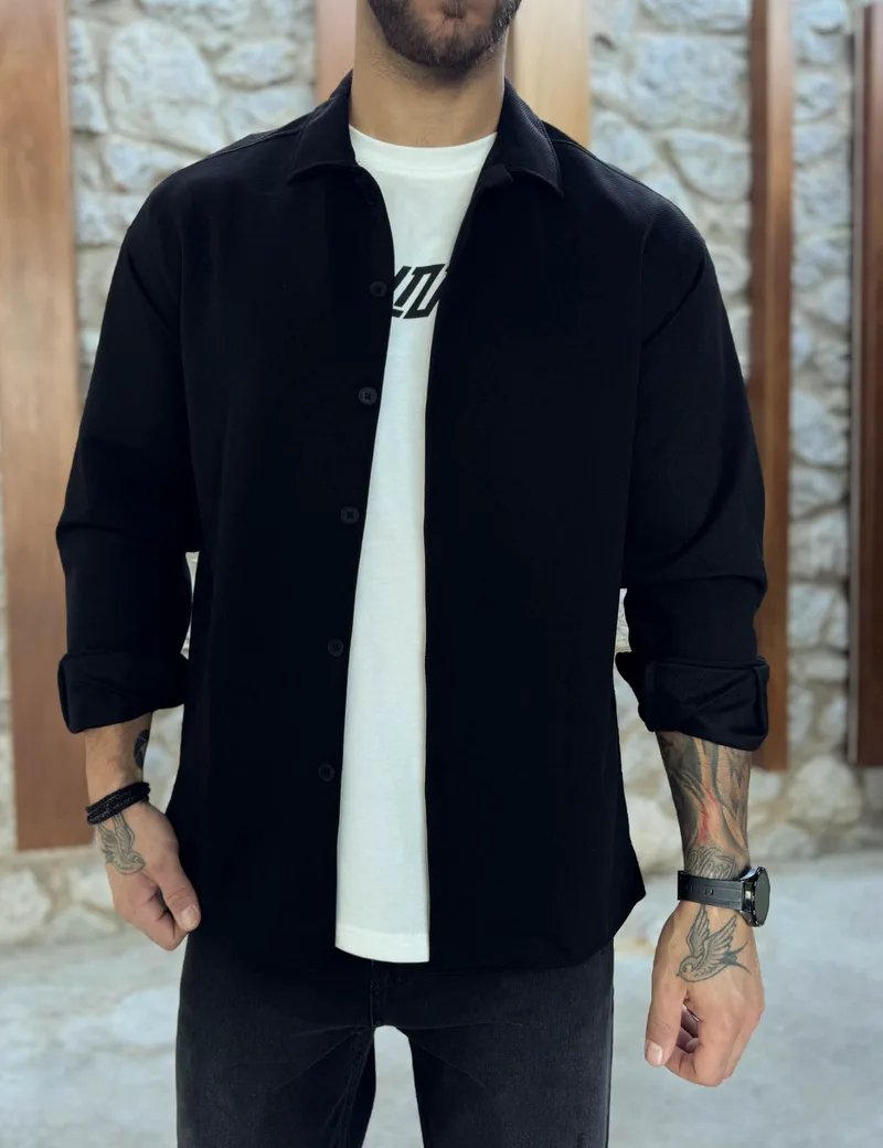 Ανδρικό μαύρο διαγωνάλ Overshirt με γιακά RMZ456