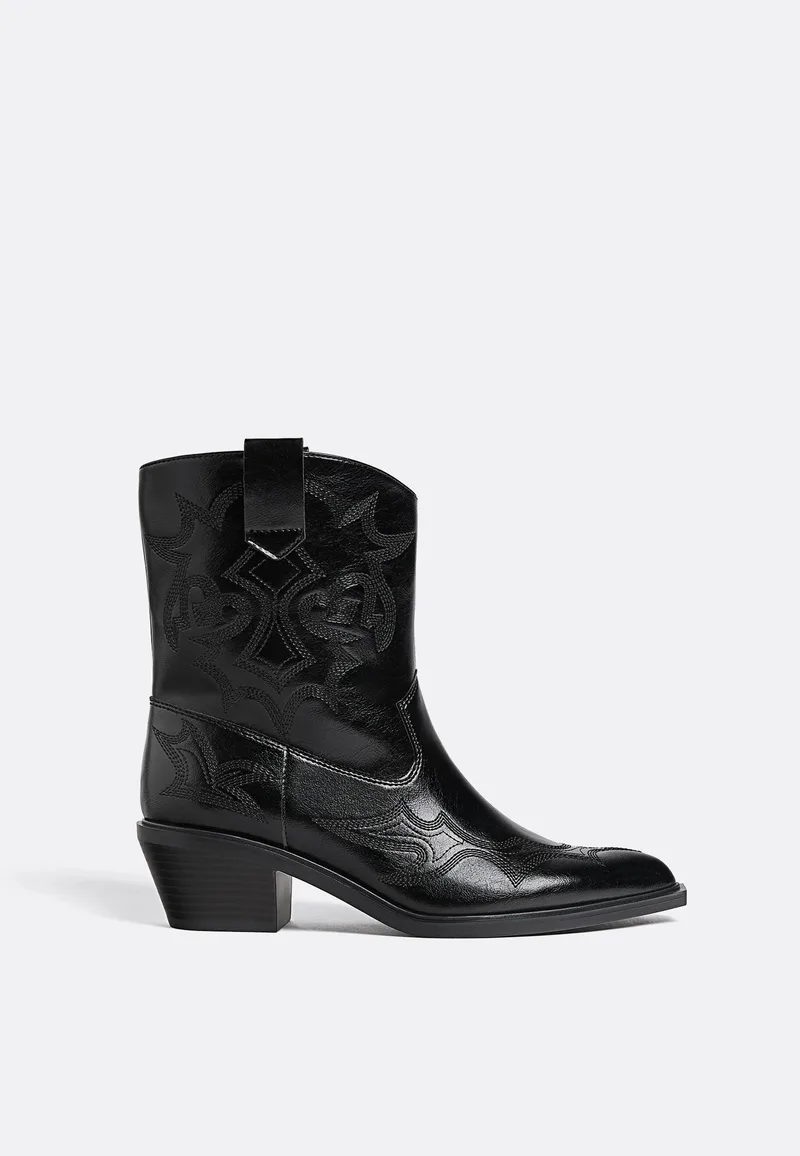 Stradivarius Μποτάκια Τακούνι Western Μαύρο 36