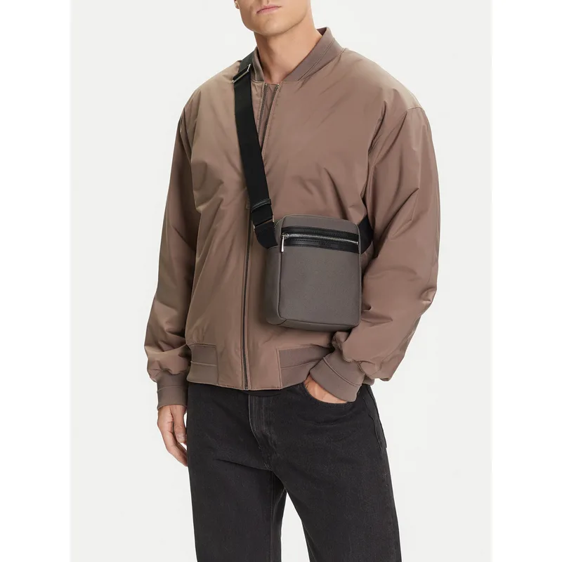 Τσαντάκι Calvin Klein Contrast Reporter LV04D3175G Γκρι