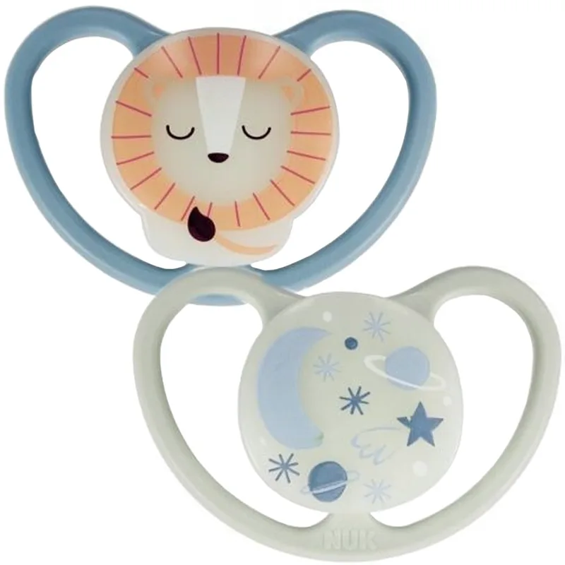 Nuk Space Night Silicone Soother 6-18m Ορθοδοντική Πιπίλα Σιλικόνης που Λάμπει στο Σκοτάδι, με Σχεδιασμό που Επιτρέπει στην Επιδερμίδα να Αναπνέει 2 Τεμάχια - Μπλε / Μέντα