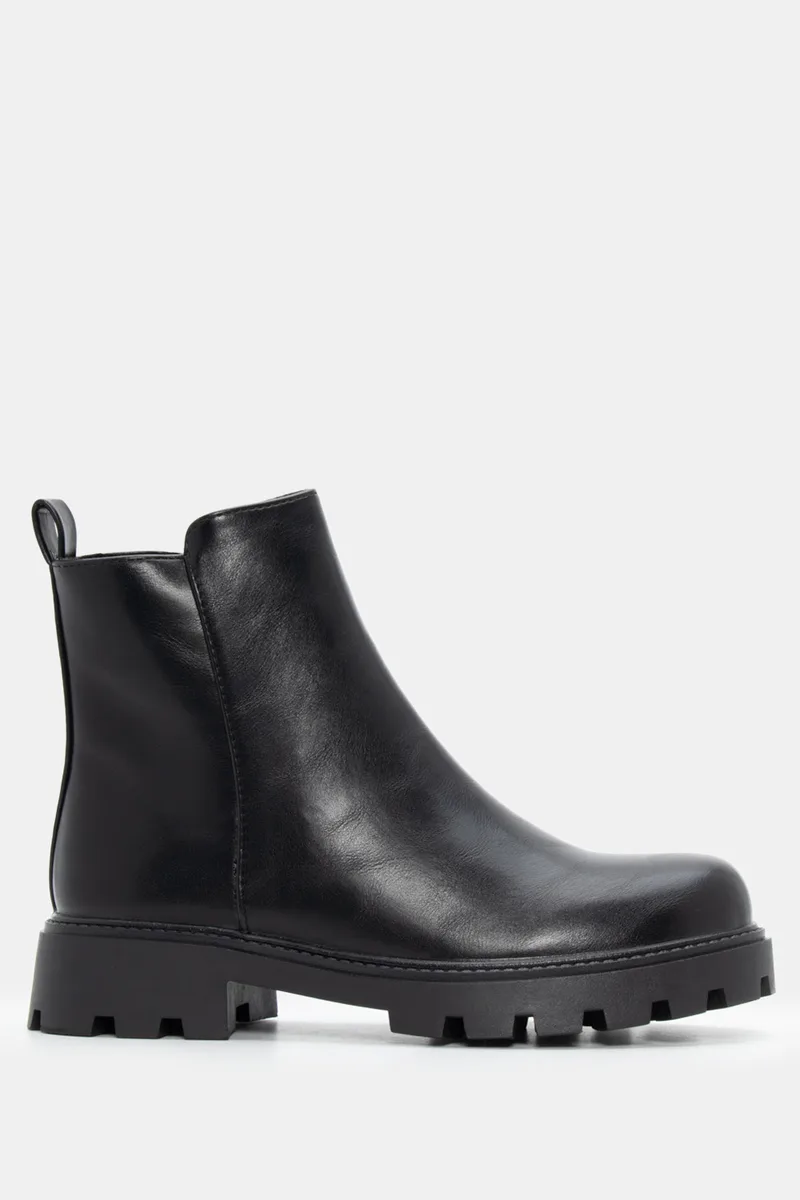 Μποτάκια με Ραφές & Τρακτερωτή Σόλα - Μαύρο