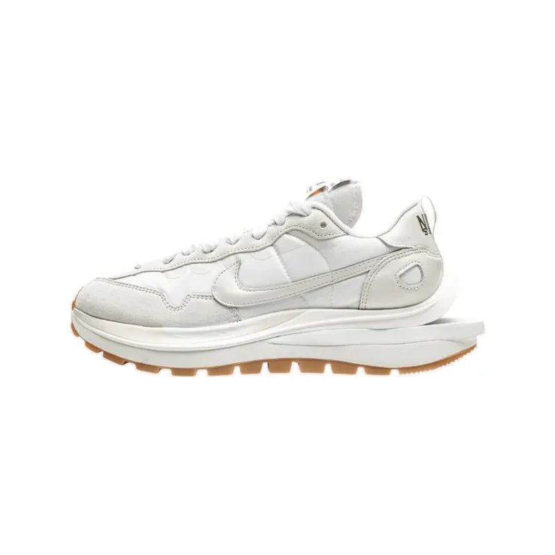Sneakers Nike Baskets VaporWaffle Sacai daim