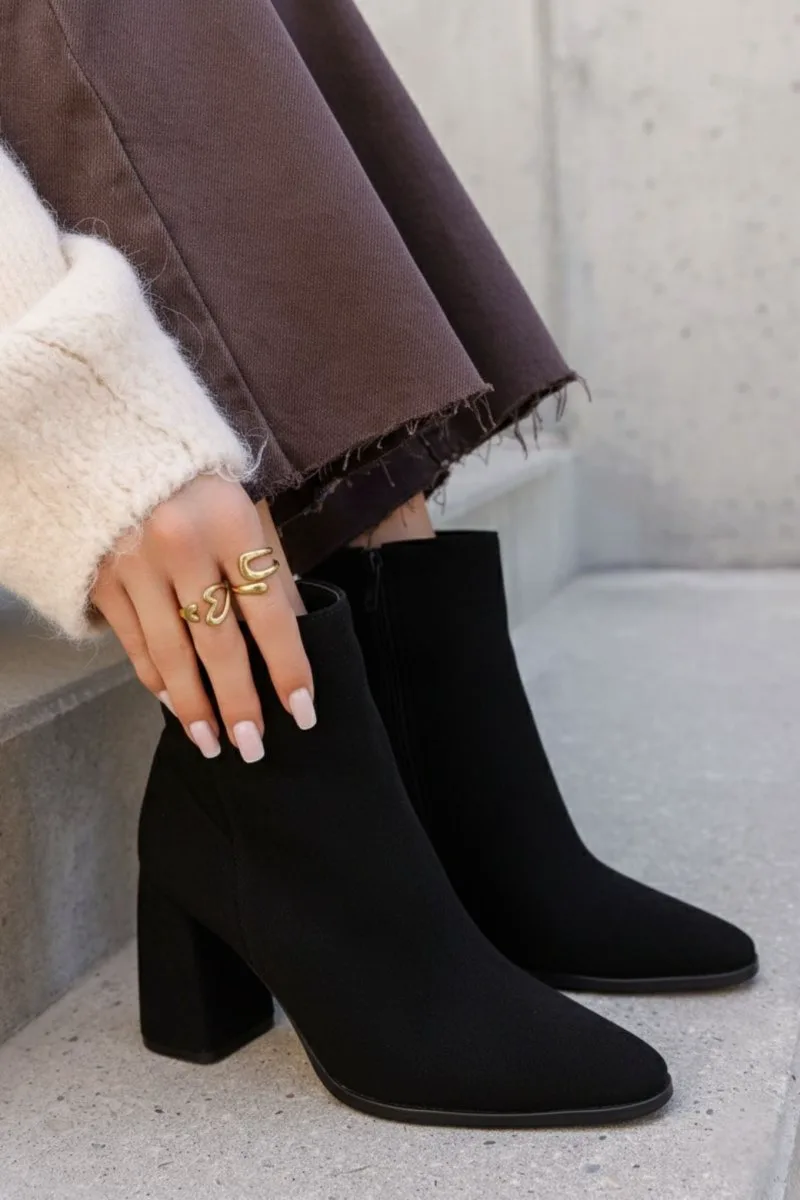 Ideal shoes Suede Ankle Boots Block Heel - 6371A - Black Suede