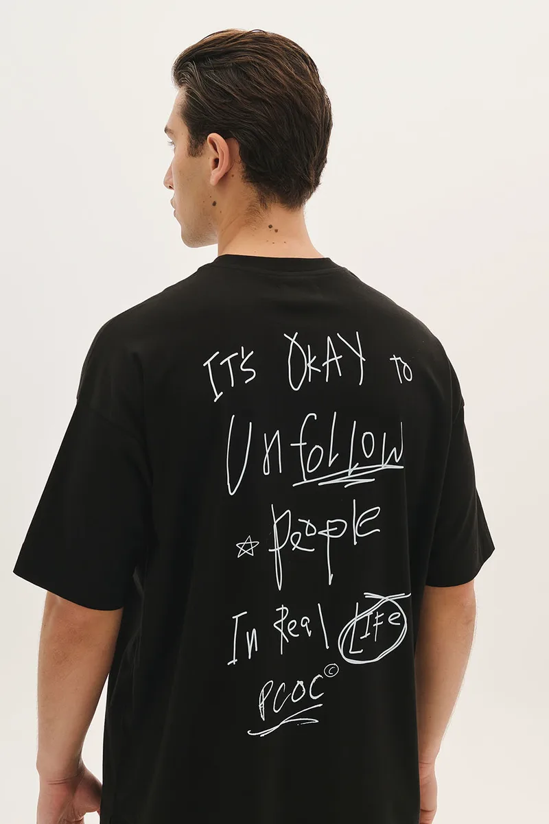 Oversized t-shirt με τύπωμα στην πλάτη