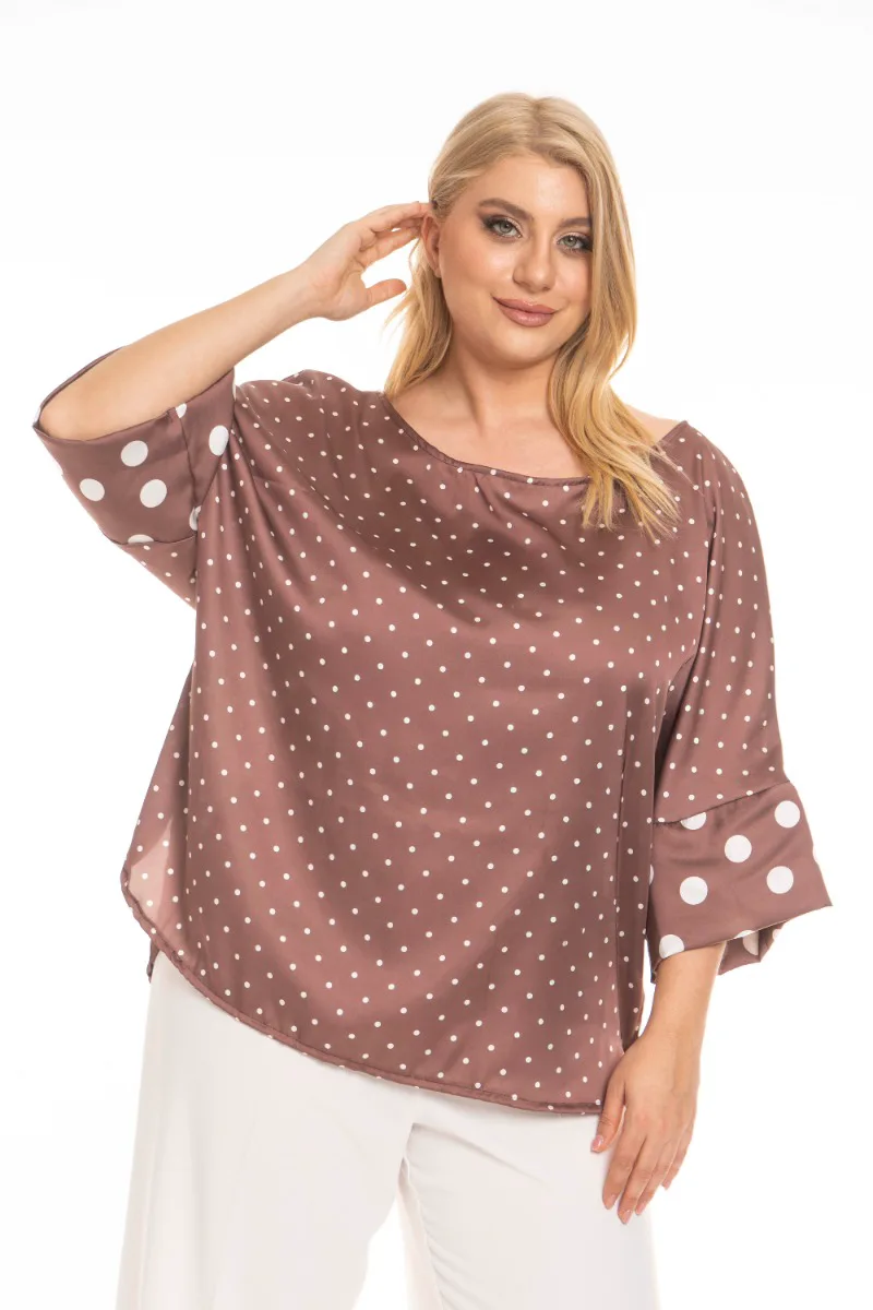 Μπλούζα σατέν πουά σε σοκολά χρώμα plus size
