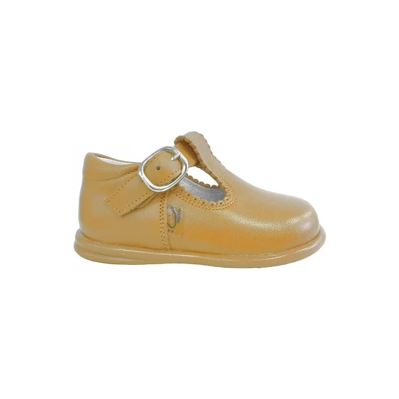Σανδάλια χωρίς τακούνι Bambineli 463 Camel