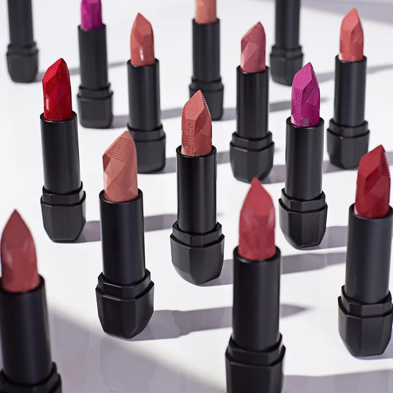 Scandalous Matte Lipstick -020 Nude Obsession