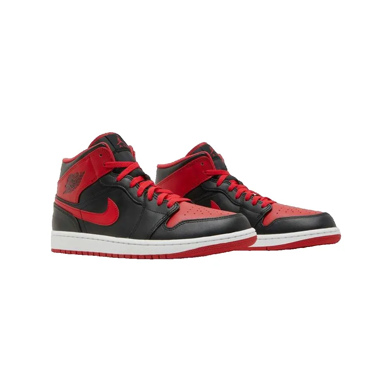 Sneakers Nike Baskets Jordan 1 Mid cuir