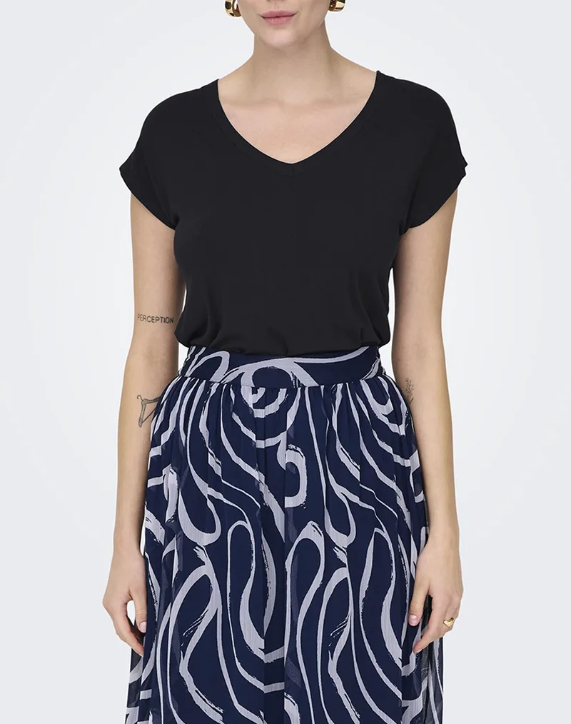 ONLY ONLRILLA S/S V-NECK TOP JRS 15315776-BLACK Black