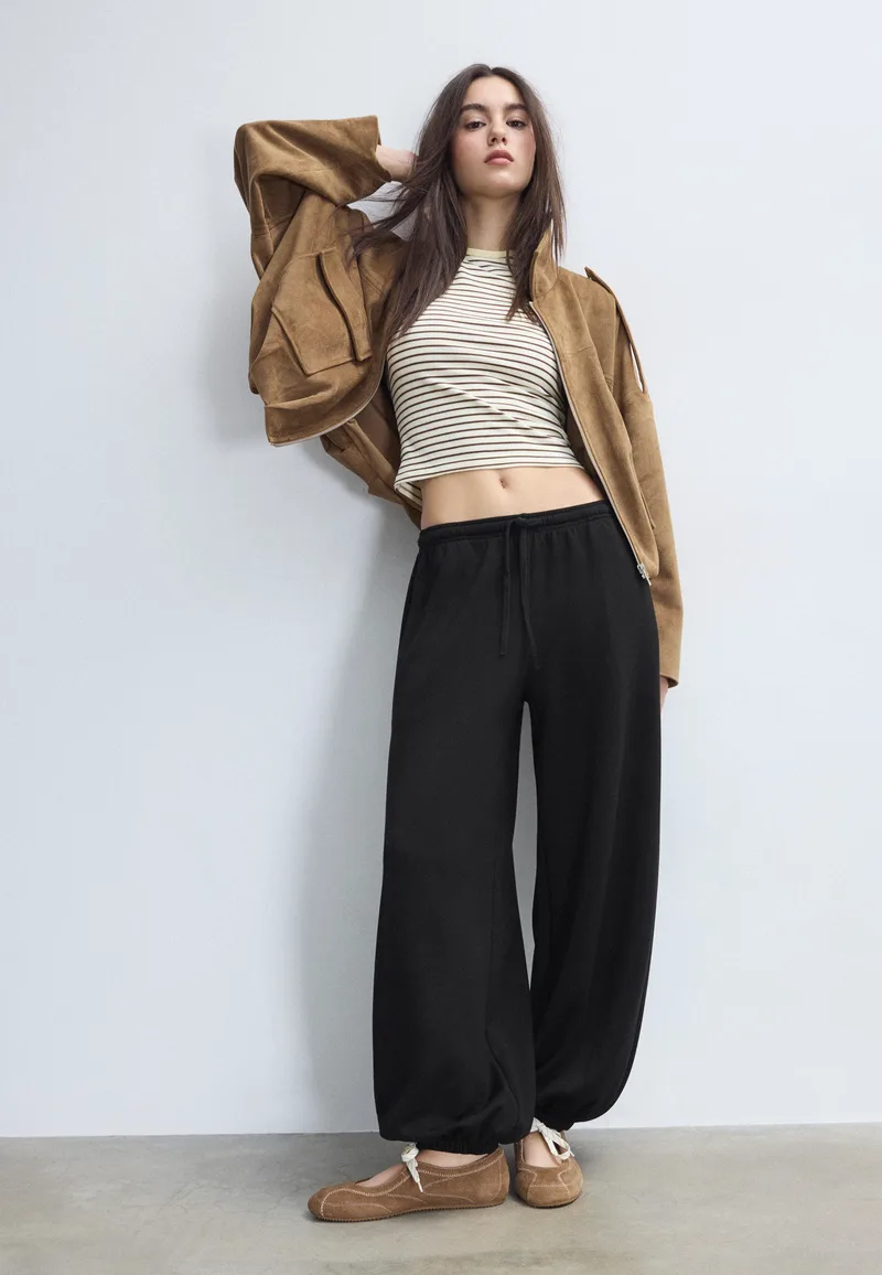 Stradivarius Παντελόνι Jogger Μπαλούν Με Απαλή Υφή Μαύρο Xs