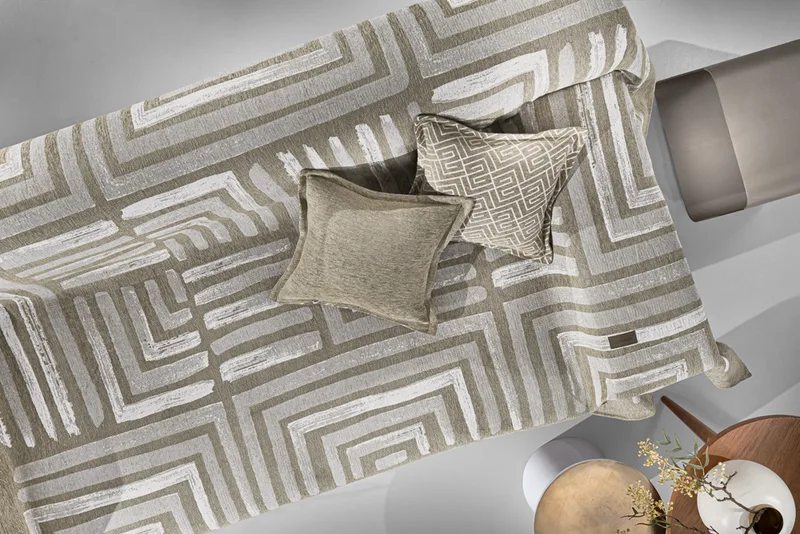 Ριχτάρι Τριθέσιος 180x300εκ. Polycotton Chenille Dali Taupe Guy Laroche (Χρώμα: Taupe, Ύφασμα: 37% Βαμβάκι-21% Polyester-42% Acrylic) - Guy Laroche - 5206480654336