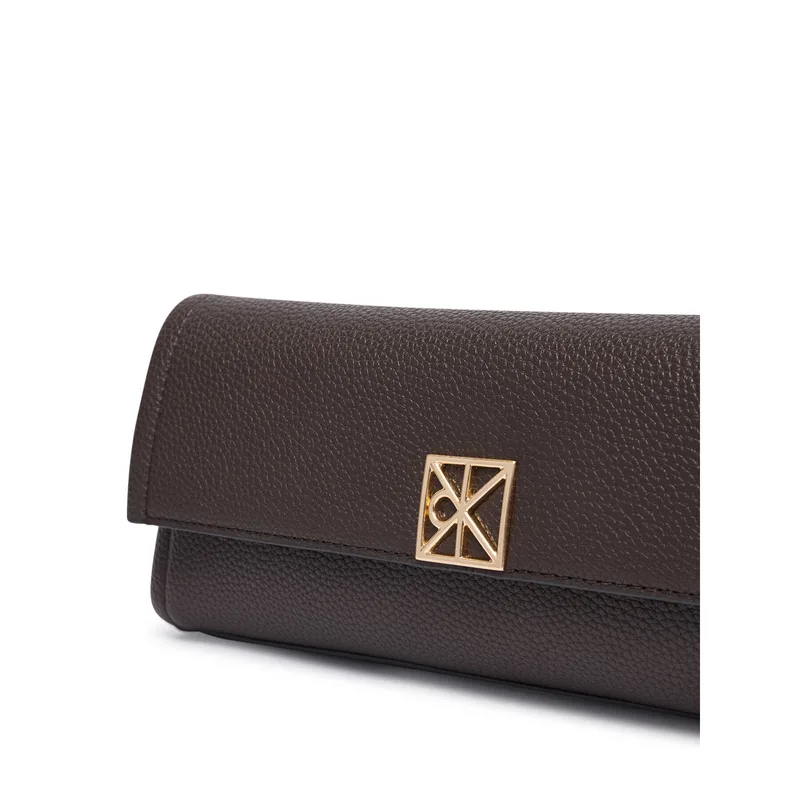 Τσάντα Calvin Klein Emblem Hw Pebble Clutch LV04F3740G Καφέ