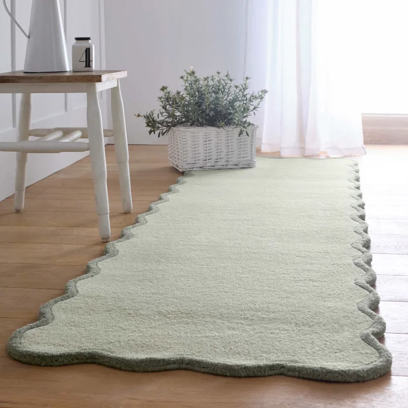 Scalloped Elsie SageSegrass Runner