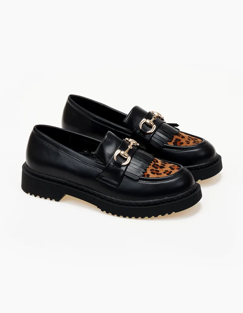 Loafers με κρόσια και αγκράφα - Λεοπάρ