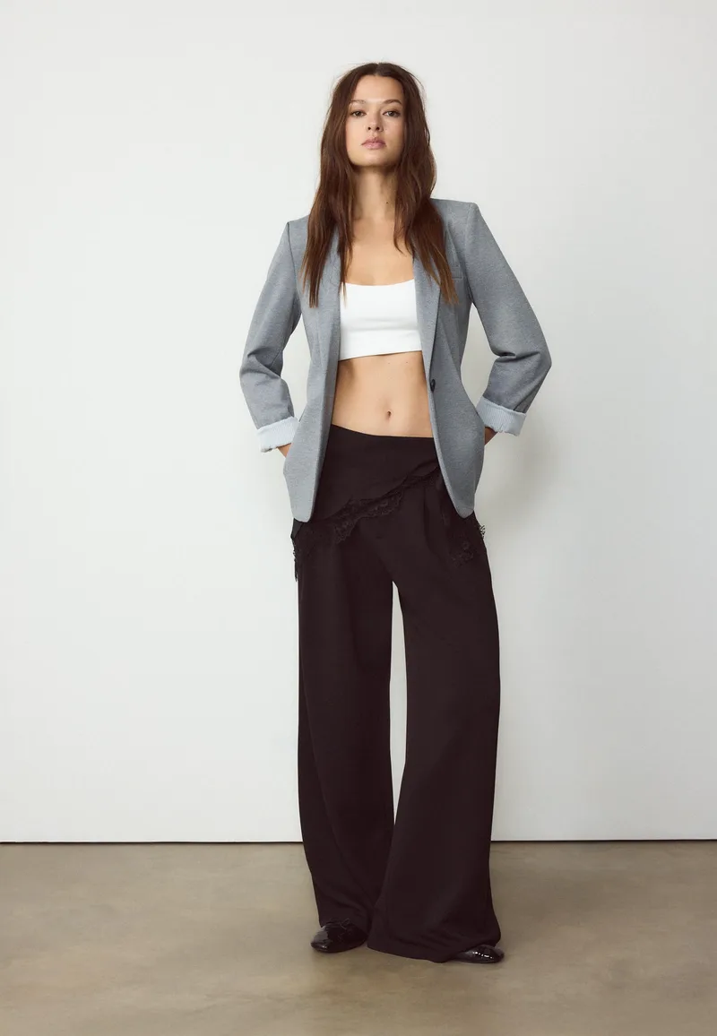 Stradivarius Αμερικάνικη Μπλούζα Slim Fit Γκρι Μελανζέ L