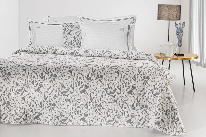 Κουβέρτα Guy Laroche Blosson Smoke 260x250