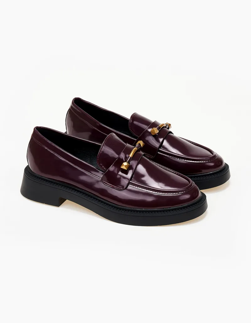 Loafers με μεταλλική λεπτομέρεια - Μπορντώ