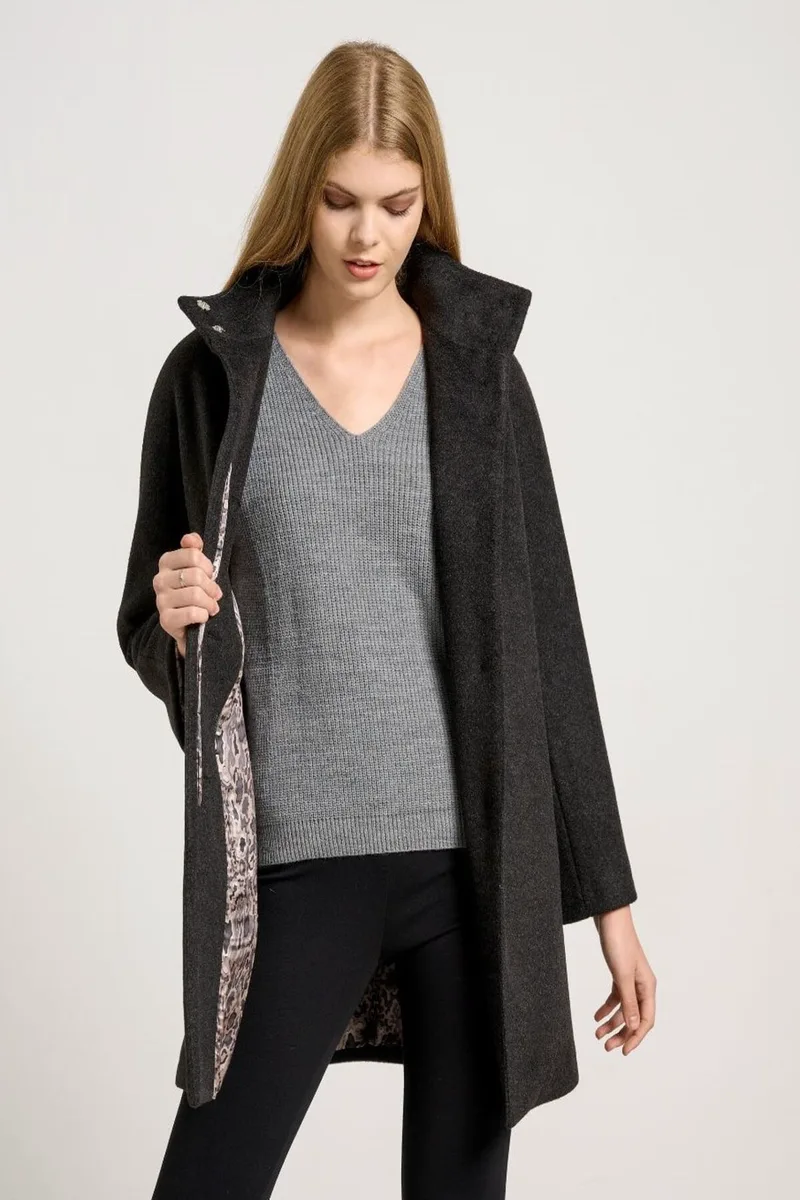 ΠΑΛΤΟ OVERSIZE ΜΕ ΕΜΠΡΙΜΕ ΦΟΔΡΑ ΜΑΥΡΟ ΜΑΥΡΟ