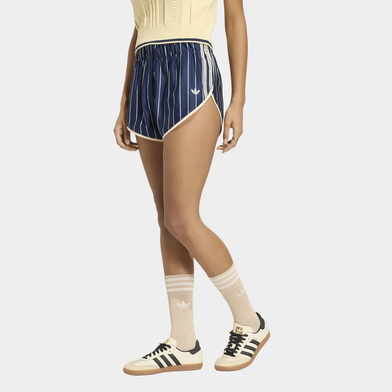 adidas Originals W Pinstripe Firebird Shorts (9000285076_95044)
