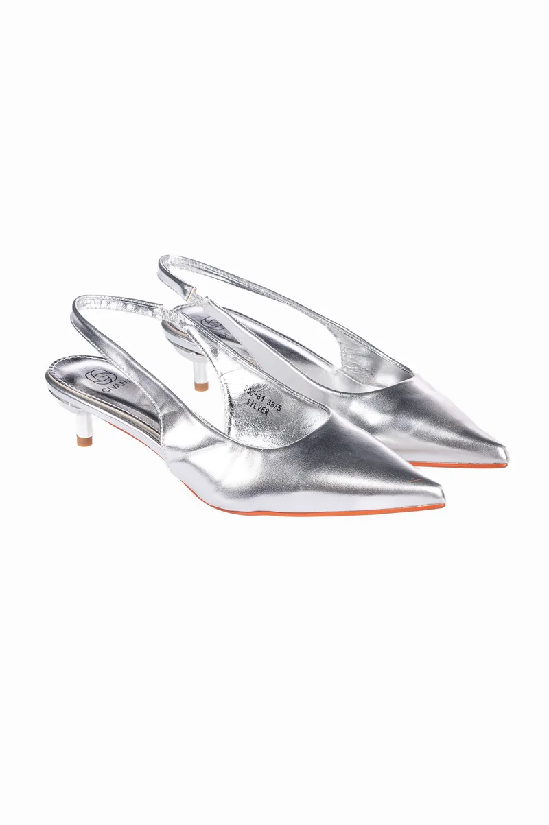 Χαμηλές slingback γόβες με λεπτό τακούνι - Ασημί