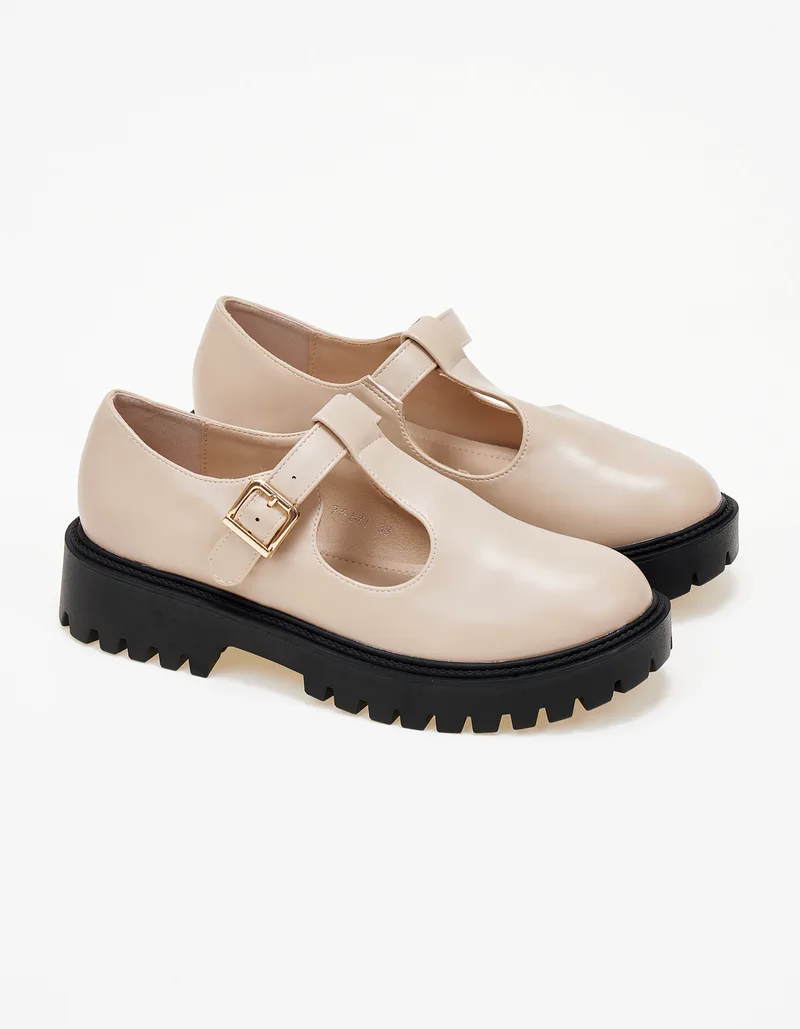 Loafers με μπαρέτα και τρακτερωτή σόλα - Μπεζ