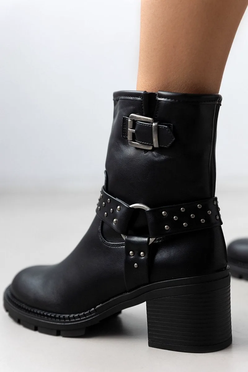 Ideal shoes Biker Ankle Boots with Heel - 5823 - Black