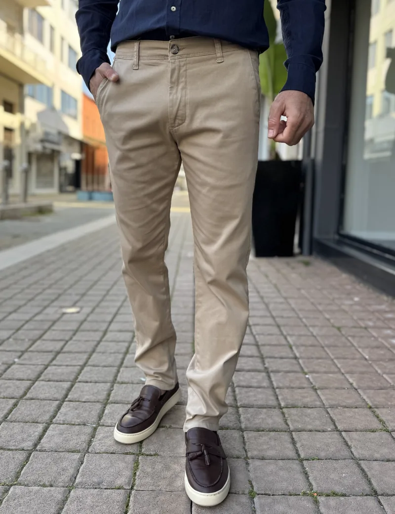 Ανδρικό μπεζ παντελόνι υφασμάτινο Chinos Regular 2517B