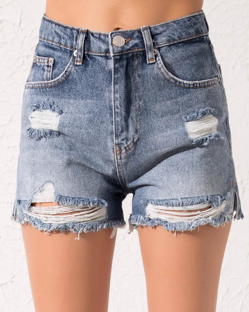 Γυναικείο denim σορτς με σκισίματα