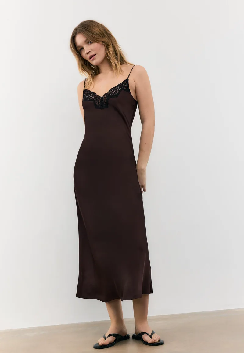 Stradivarius Σατινέ Φόρεμα Με Δαντέλα Καφέ Xs