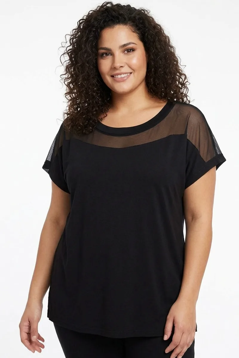 Μπλούζα με τούλι στους ώμους μαύρο χρώμα plus size