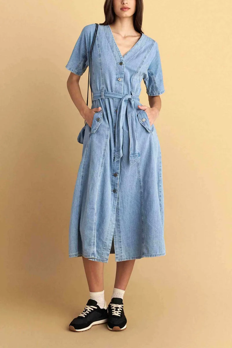 Attrattivo γυναικείο midi denim φόρεμα σεμιζιέ - 9922952 Denim Blue Ανοιχτό