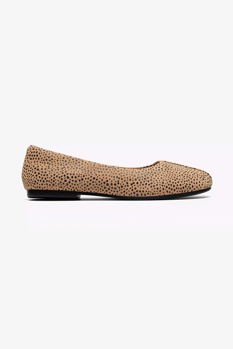 Clarks γυναικείες suede μπαλαρίνες "Livia Lily" - 26186656 Καφέ