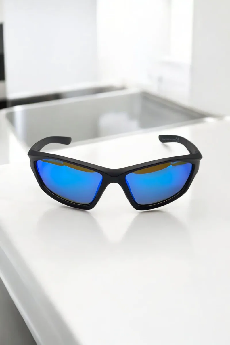 ΓΥΑΛΙΑ ΗΛΙΟΥ POLARIZED SPORT STYLE ΜΑΥΡΟ ΜΑΤ ΜΕ ΜΠΛΕ ΚΑΘΡΕΠΤΗ ΦΑΚΟ