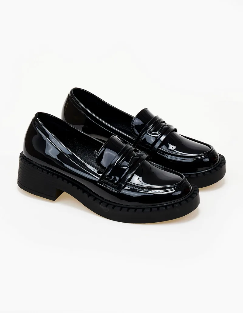 Γυναικεία loafers λουστρίνι - Μαύρο
