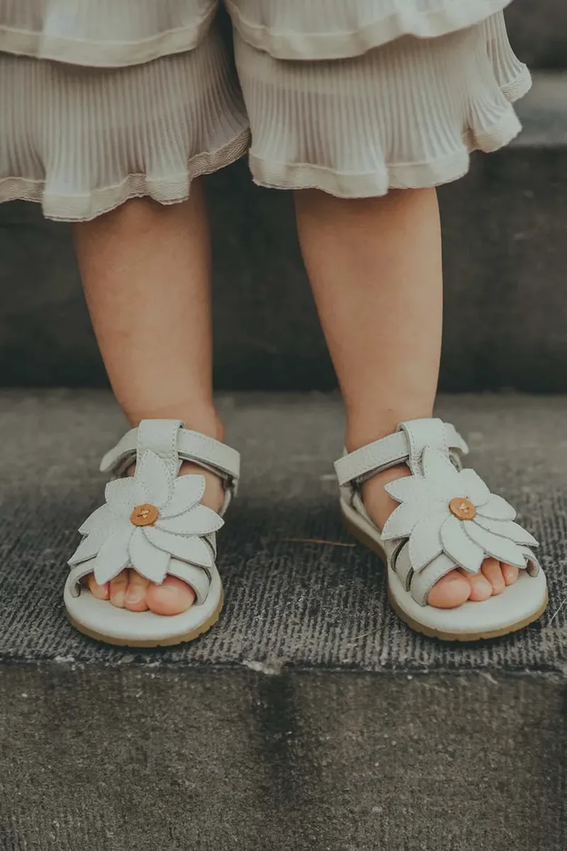 Donsje Παιδικά δερμάτινα σανδάλια Donsje Iles Fields Sandals Daisy