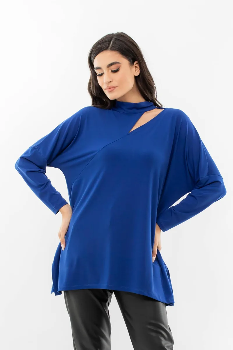 ΜΠΛΟΥΖΑ PLUS SIZE ΕΛΑΣΤΙΚΗ ΜΕ ΑΝΟΙΓΜΑ ΜΠΛΕ ΡΟΥΑ