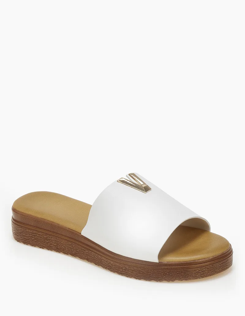 Ανοιχτά σανδάλια flatform με φάσα και μεταλλική λεπτομέρεια - Λευκό