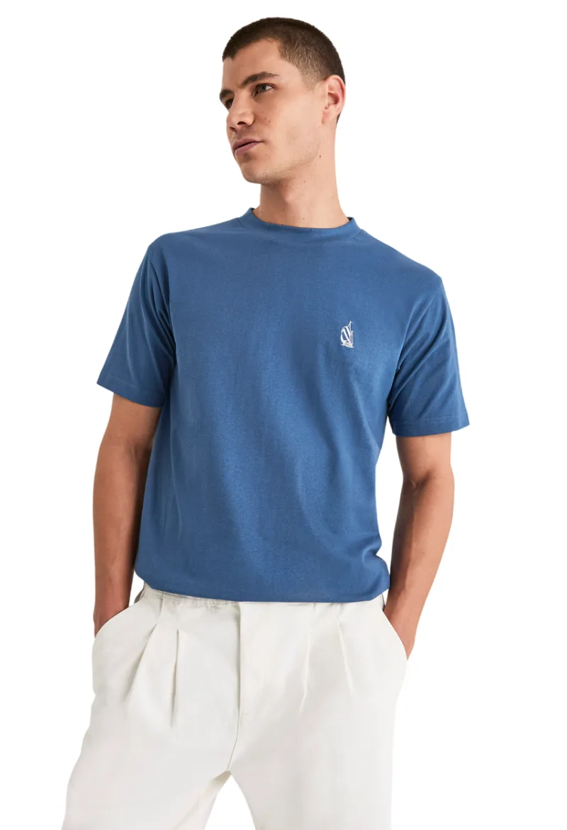 ΑΝΔΡΙΚΟ T-SHIRT NAUTICA ΚΟΝΤΟΜΑΝΙΚΟ ΜΕ ΤΥΠΩΜΑ ΜΠΛΕ
